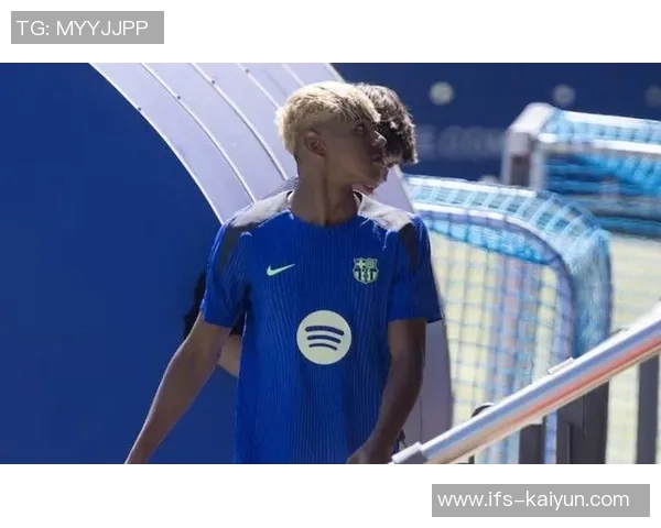 世体：在宣布亚马尔受伤前，巴萨和西班牙国家队多次进行沟通