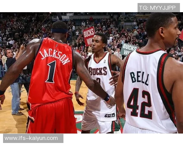 还记得他吗？雄鹿节间休息詹宁斯参与三分大赛胜出